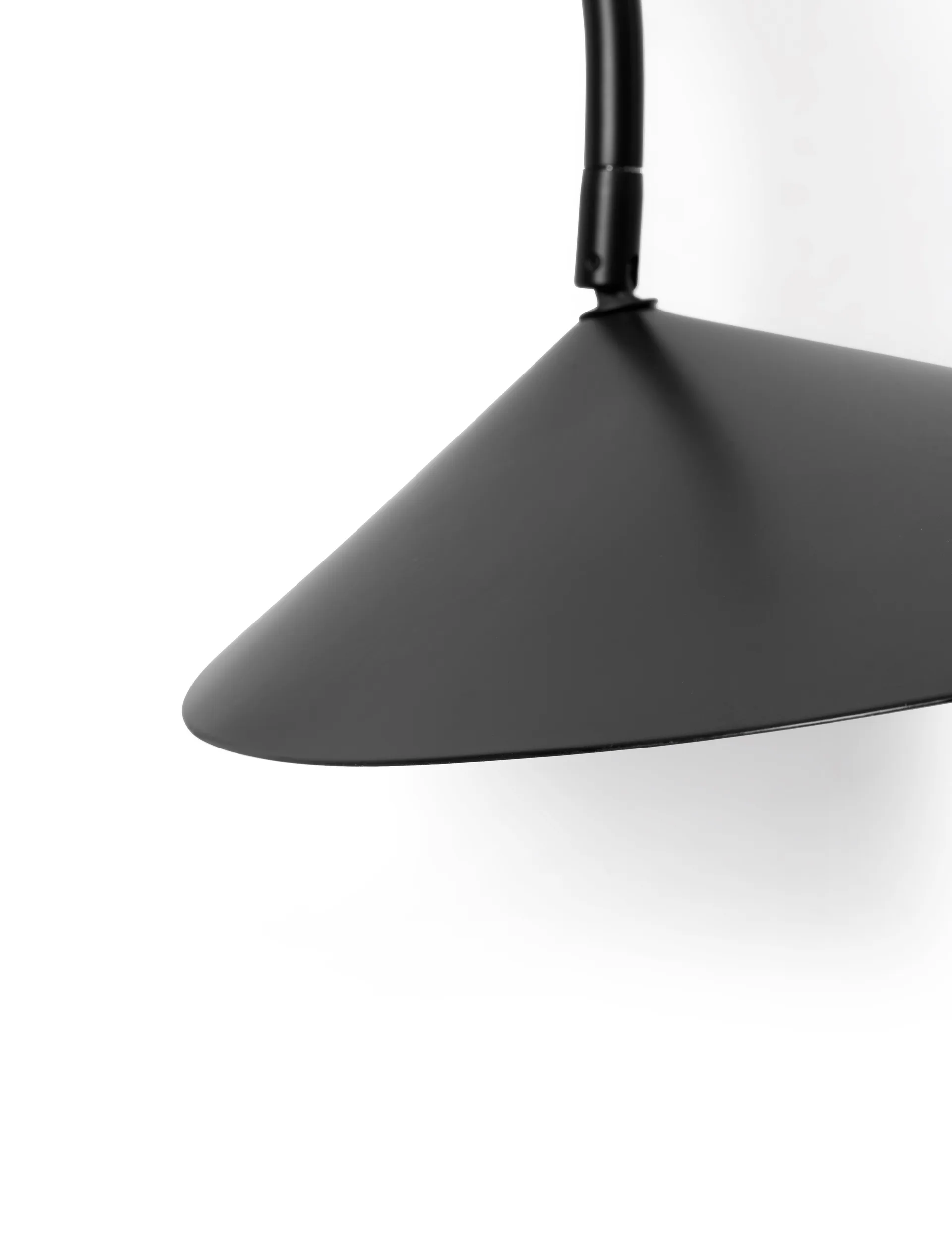 Arum swivel vegglampe, Svart Ferm Living