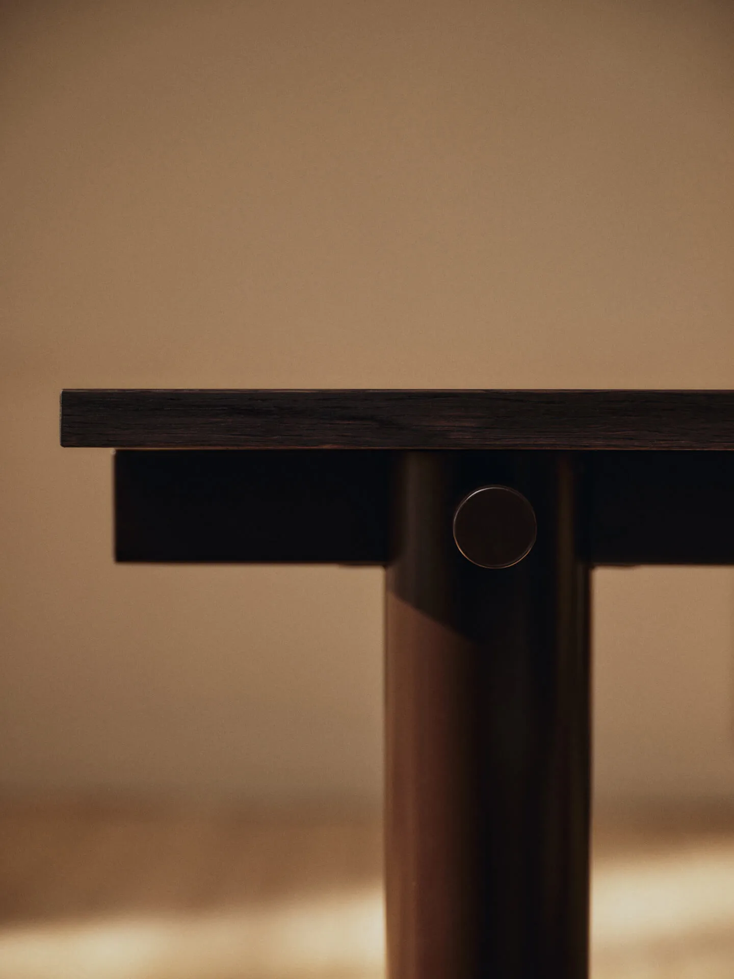 Atura spisebord, Dark chocolate-mørkbeiset eik, 90x200 cm Ferm Living