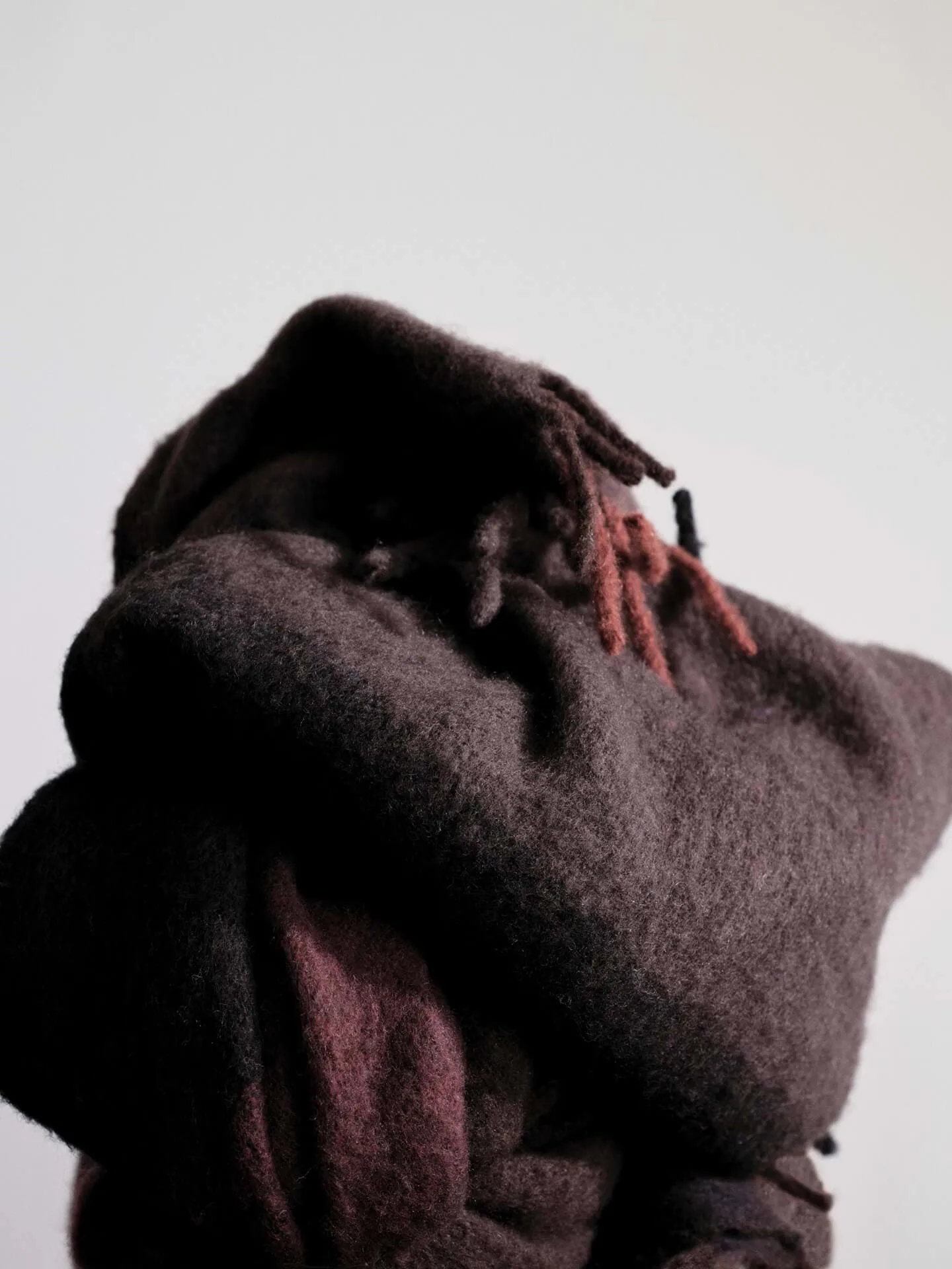 Blur mohair pledd, Dark chocolate-oxide red, 130x170 cm Ferm Living