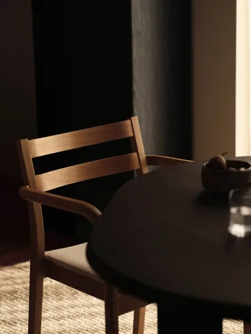 Boda karmstol - Polstret sete, natural oak-off-white - Ferm Living