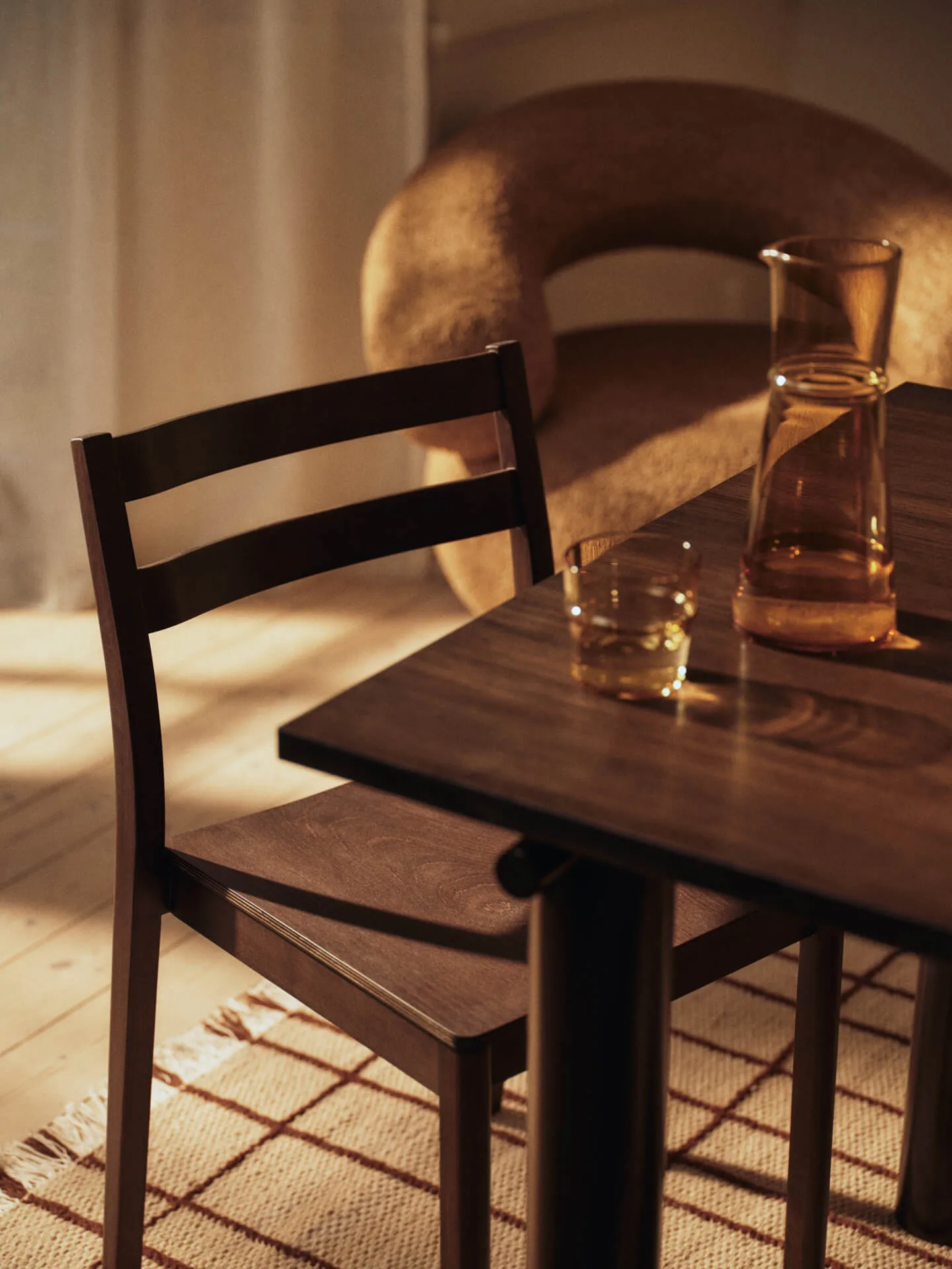 Boda stol, Mørkbeiset eik Ferm Living