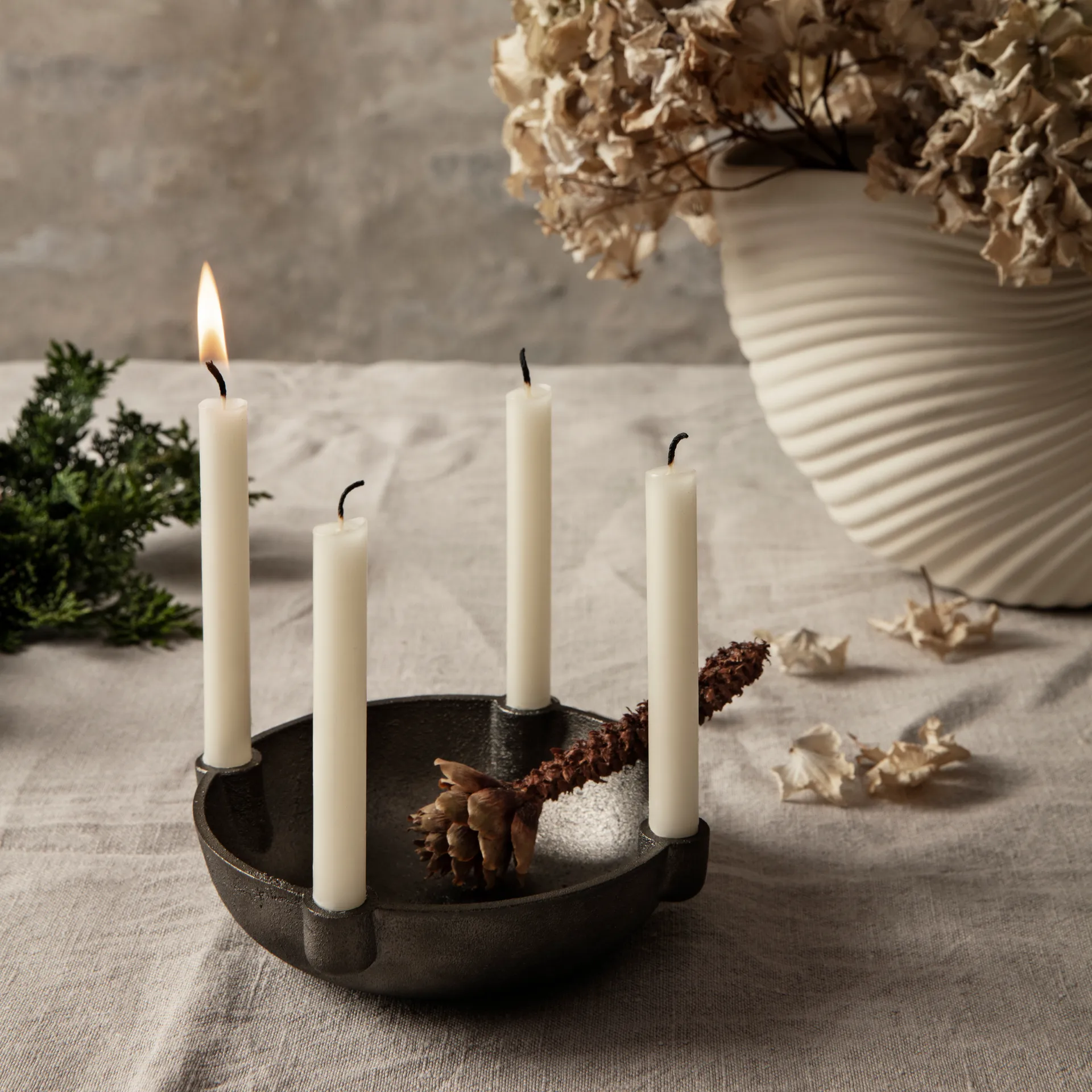 Bowl adventslysestake messing, Black brass Ferm Living
