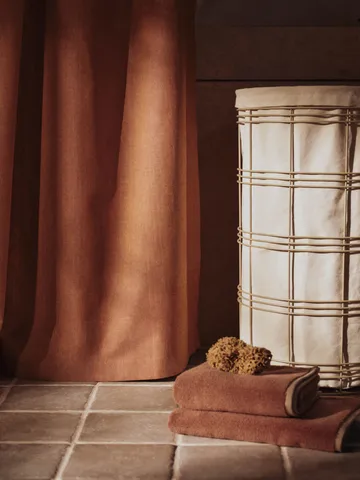 Chambray dusjforheng - Brown clay - Ferm Living