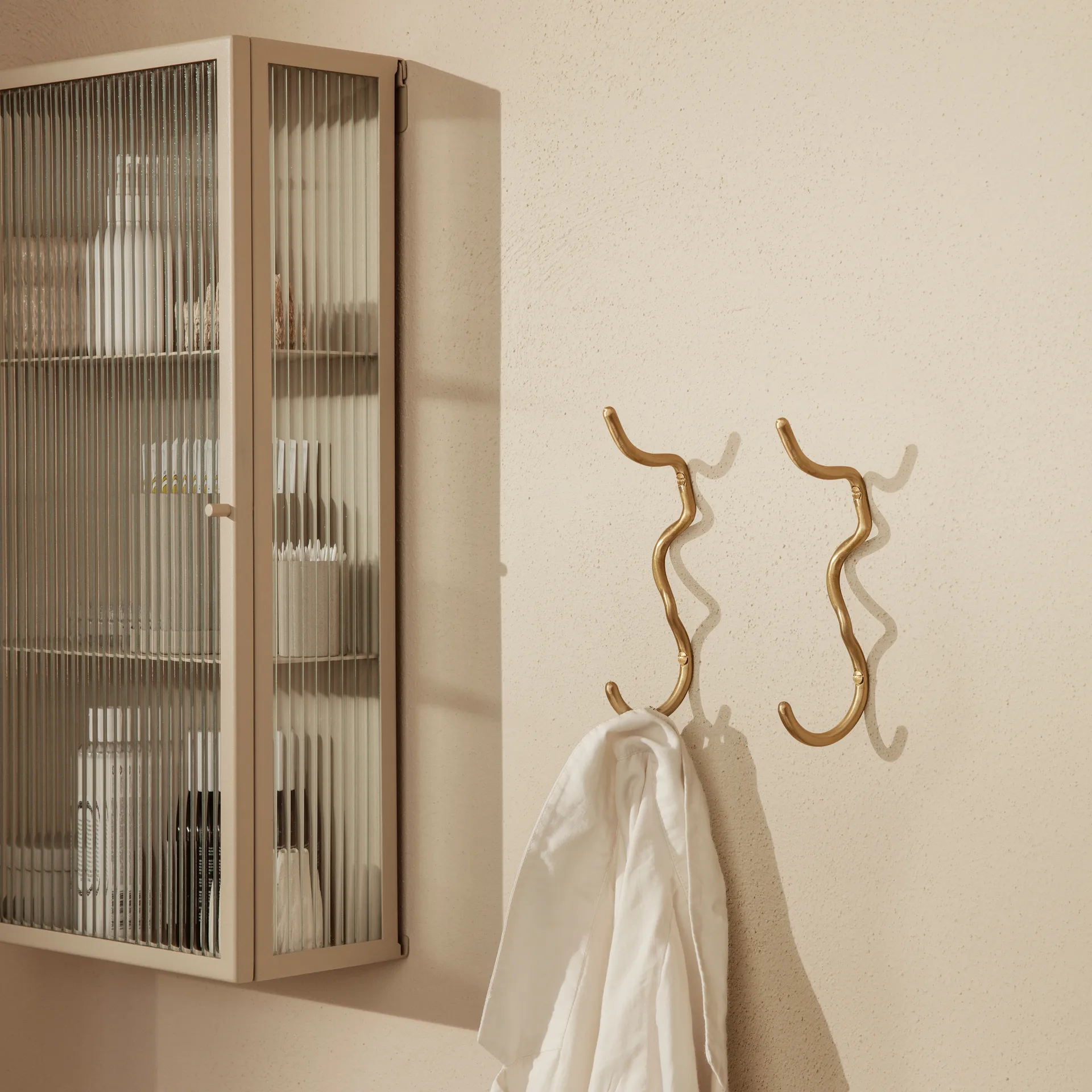 Curvature knagg enkel, Messing Ferm Living