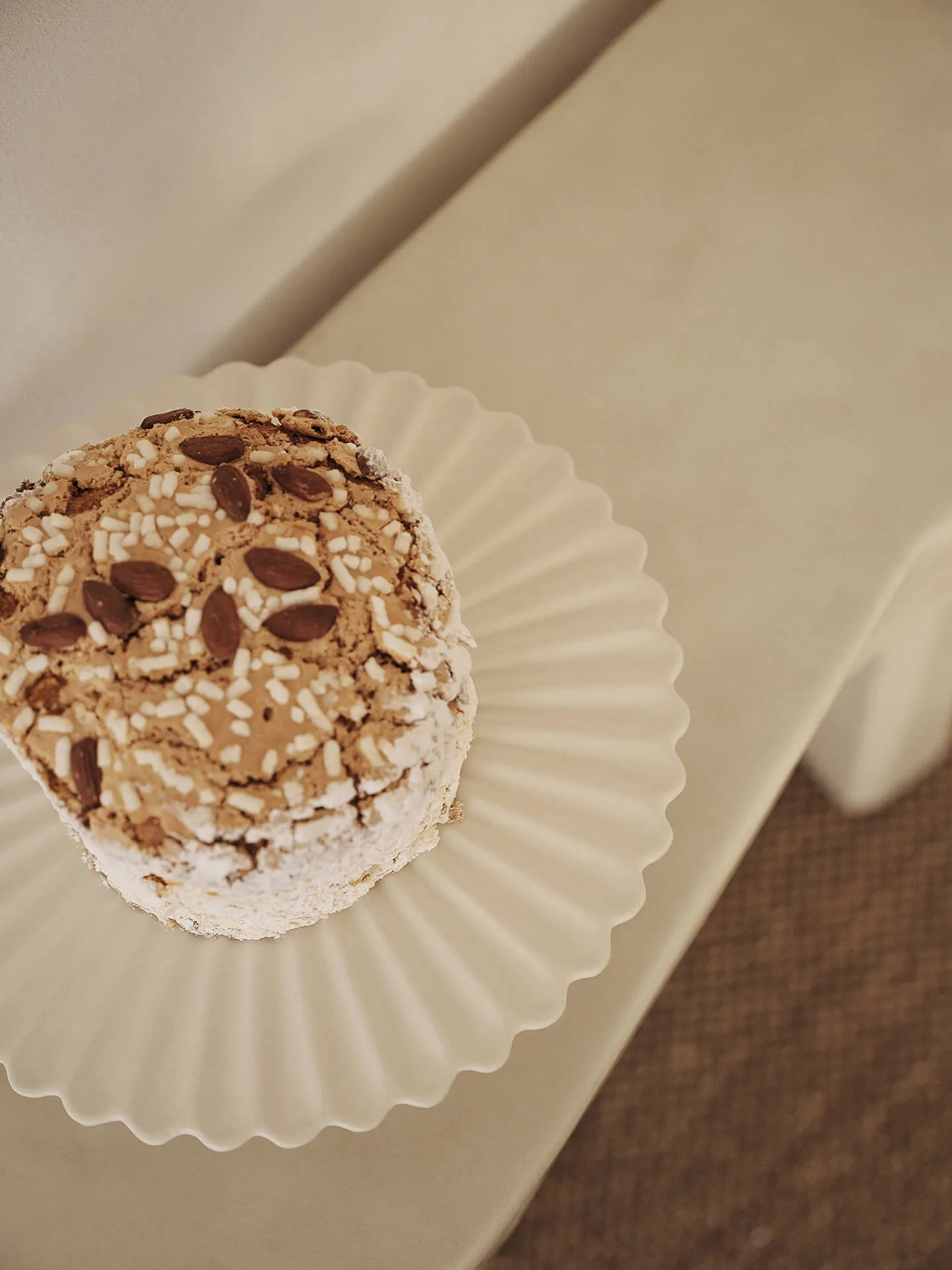 Fountain kakefat Ø31 cm, Off white Ferm Living