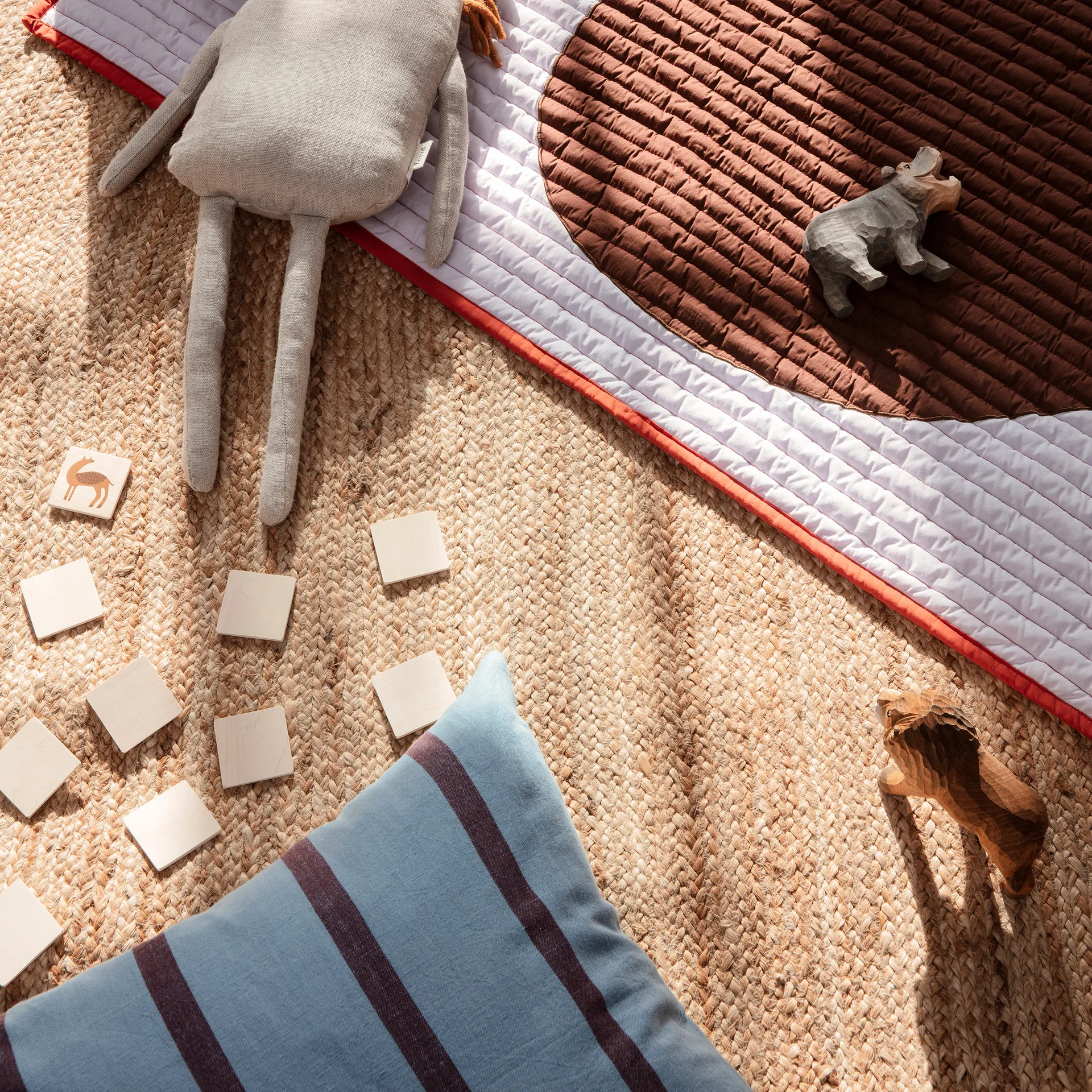 Grand pute 50x50 cm, Faded blue-burgundy Ferm Living