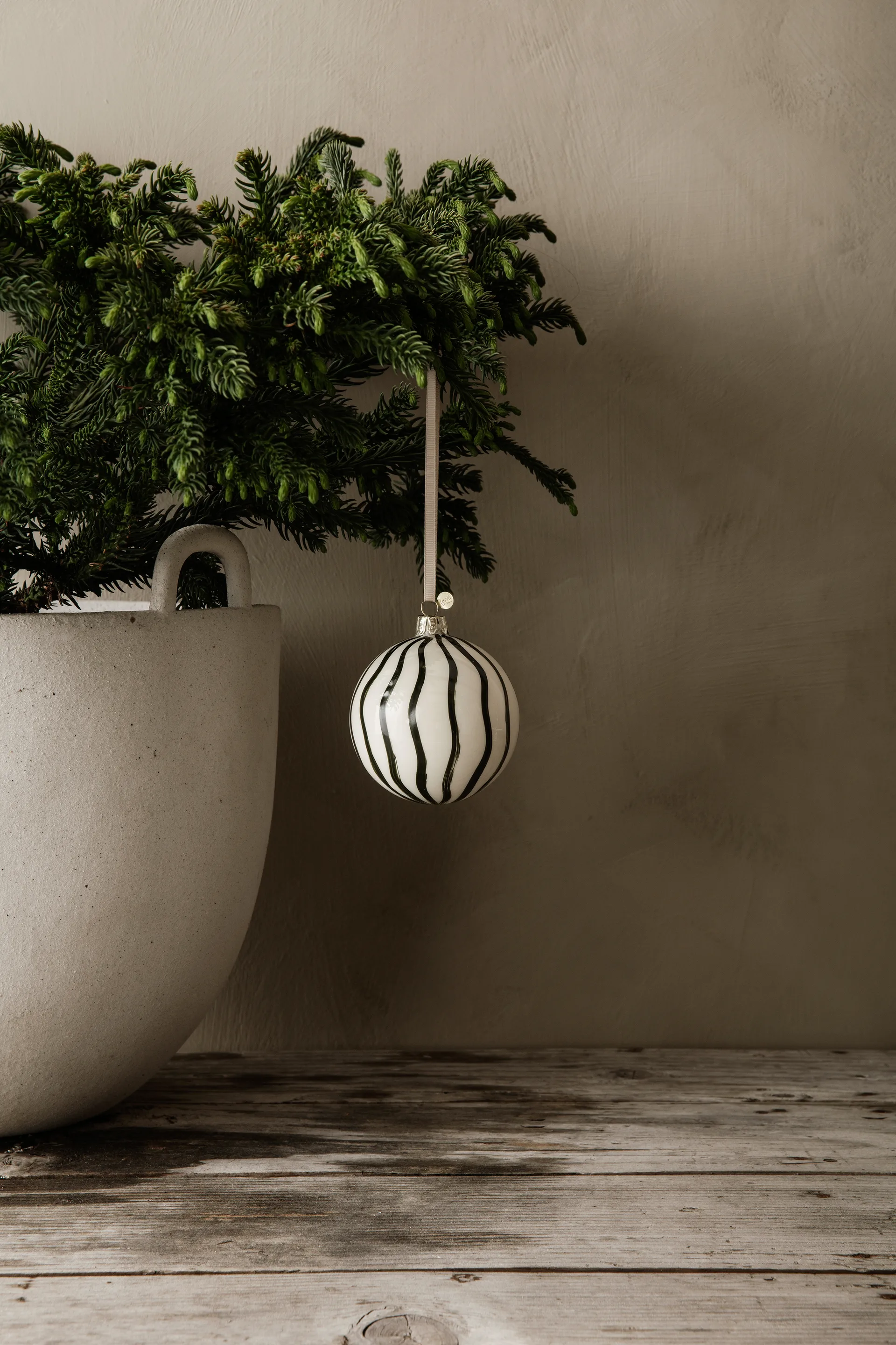 Lines julekuler Ø 8 cm 4-pakning, Grønn Ferm Living