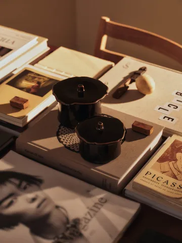 Marnen krukke med lokk - Carob brown, Ø11x9 cm - Ferm Living