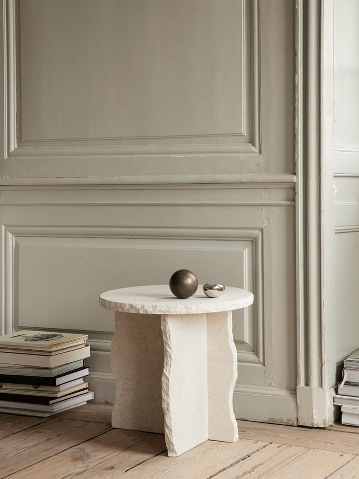 Mineral Sculptural bord Ø 52 cm, Bianco Curia Ferm Living