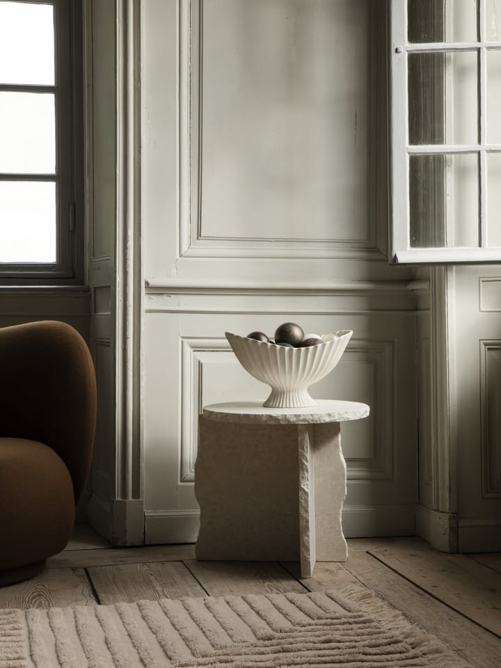 Mineral Sculptural bord Ø 52 cm, Bianco Curia Ferm Living