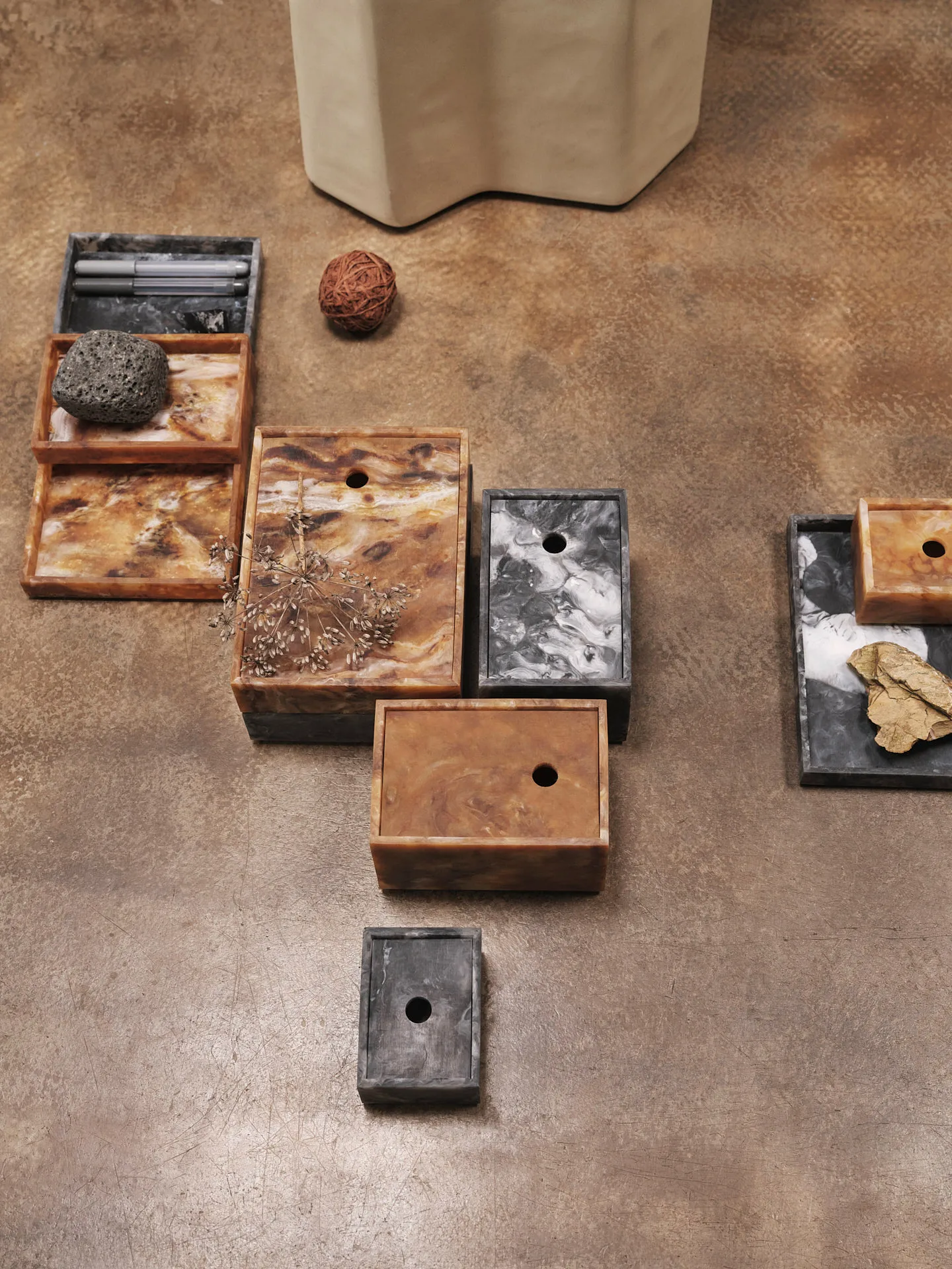 Mist oppbevaringsboks 15x20 cm, Charcoal Ferm Living