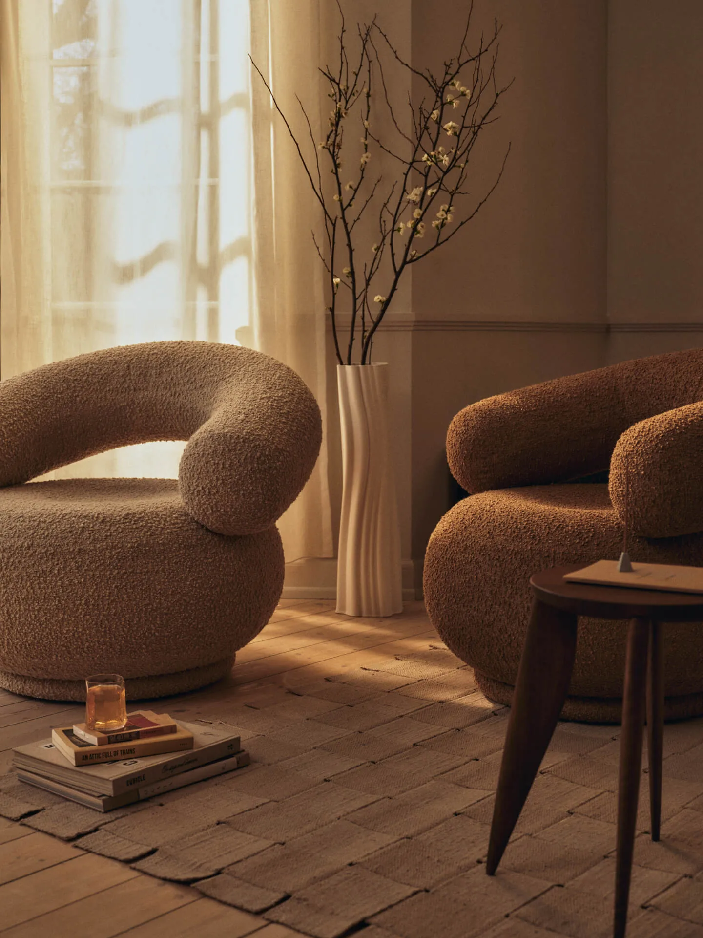 Orbo Lounge-stol, Raw bouclé - Natural Ferm Living