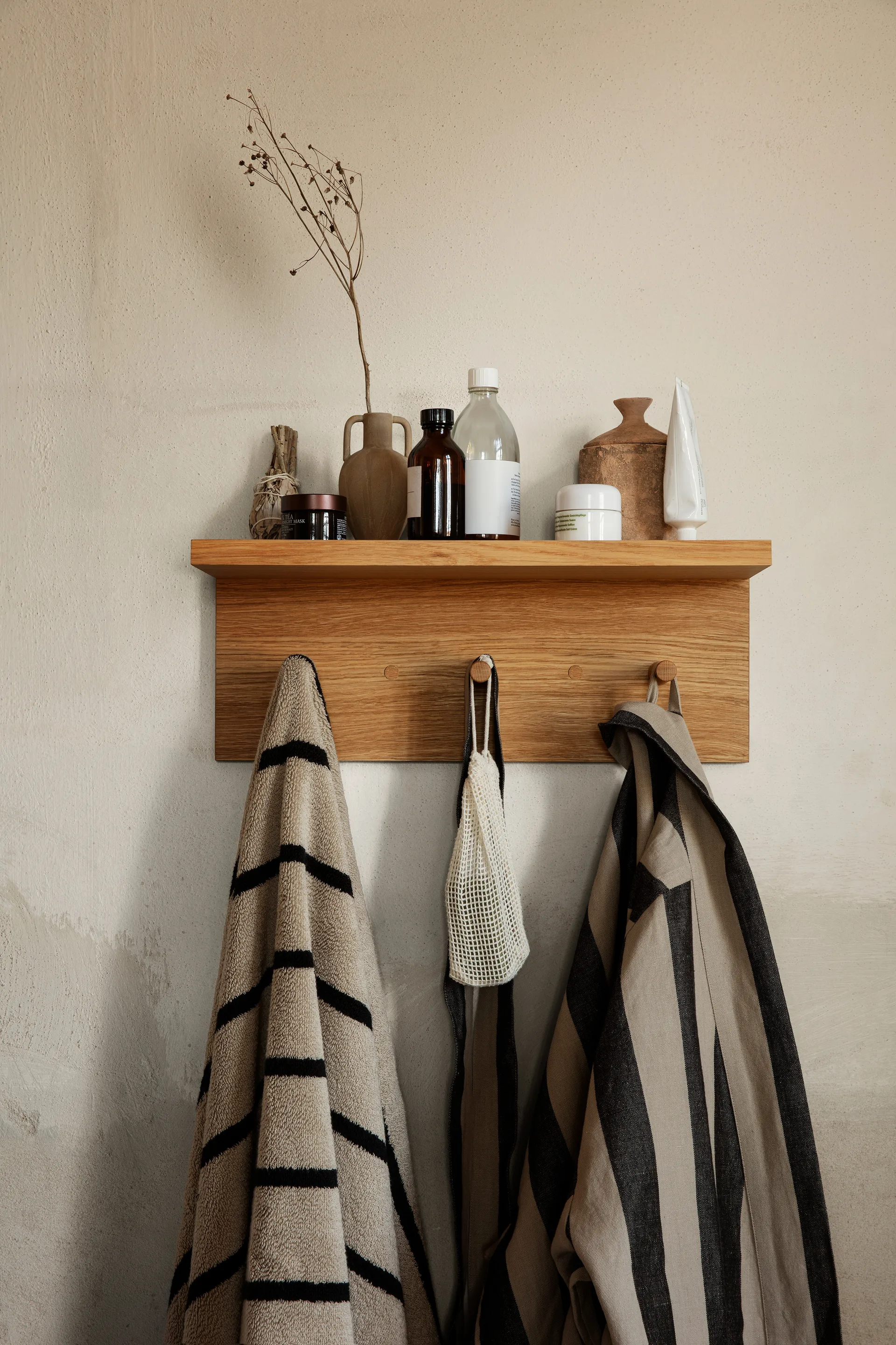 Place Rack knaggrekke hylle eik, Small Ferm Living