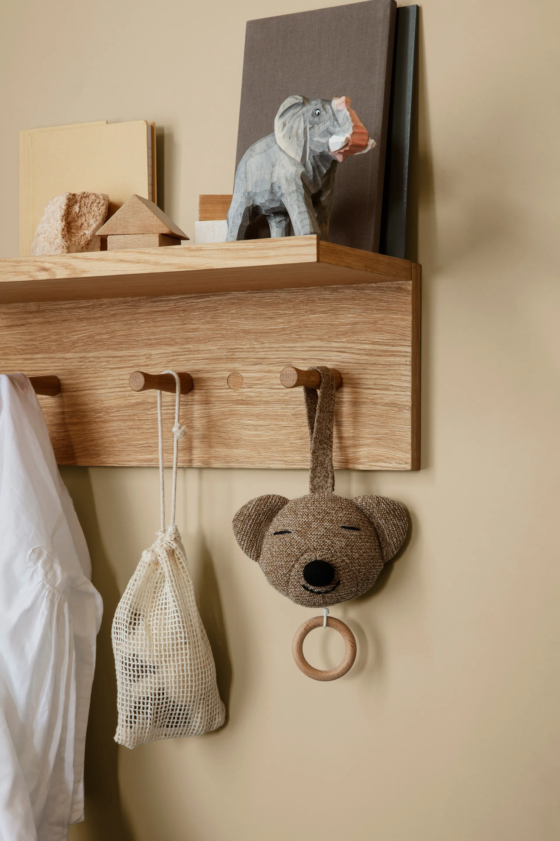 Place Rack knaggrekke hylle eik, Small Ferm Living