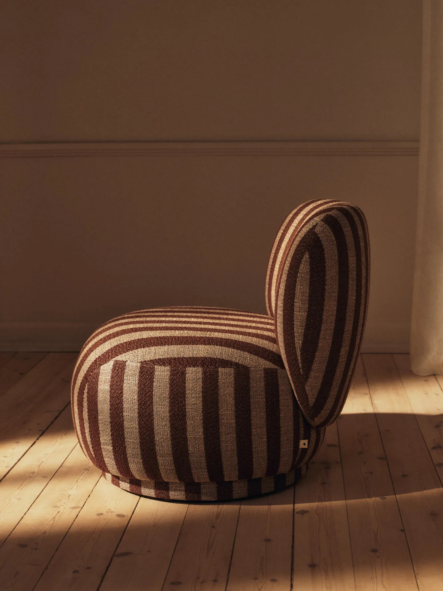 Rico lounge chair piccolo lenestol, Louisiana, Sand-chocolate Ferm Living