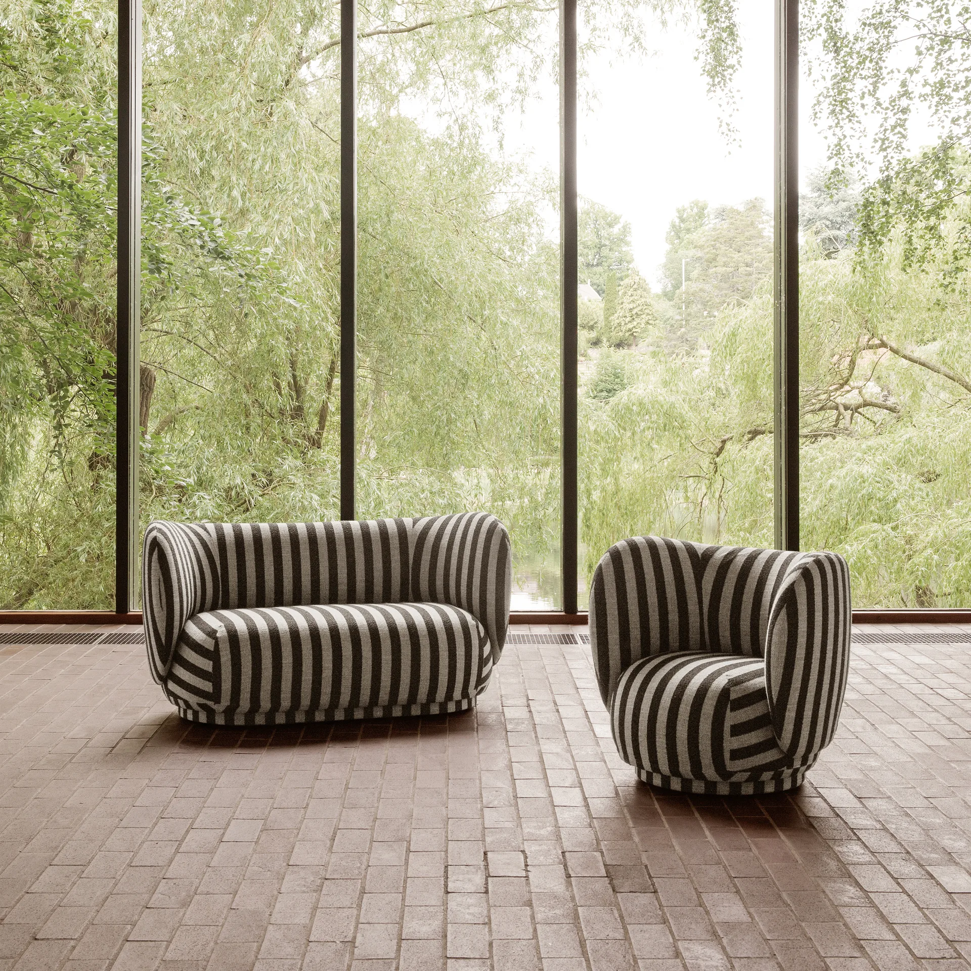 Rico sofa 2-seter, Louisiana sand black Ferm Living