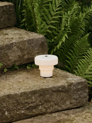 Ripple bærbar bordlampe - White, 10 cm - Ferm Living