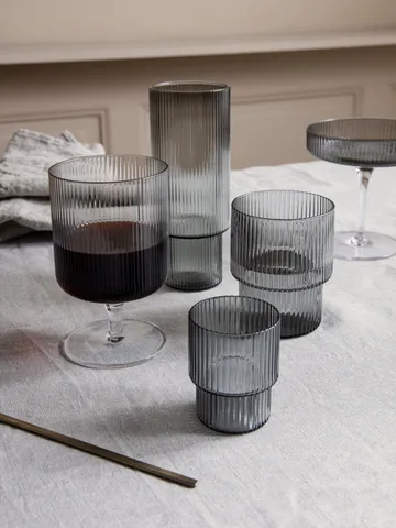 Ripple glass 4-pakning - Smoked grey - Ferm Living