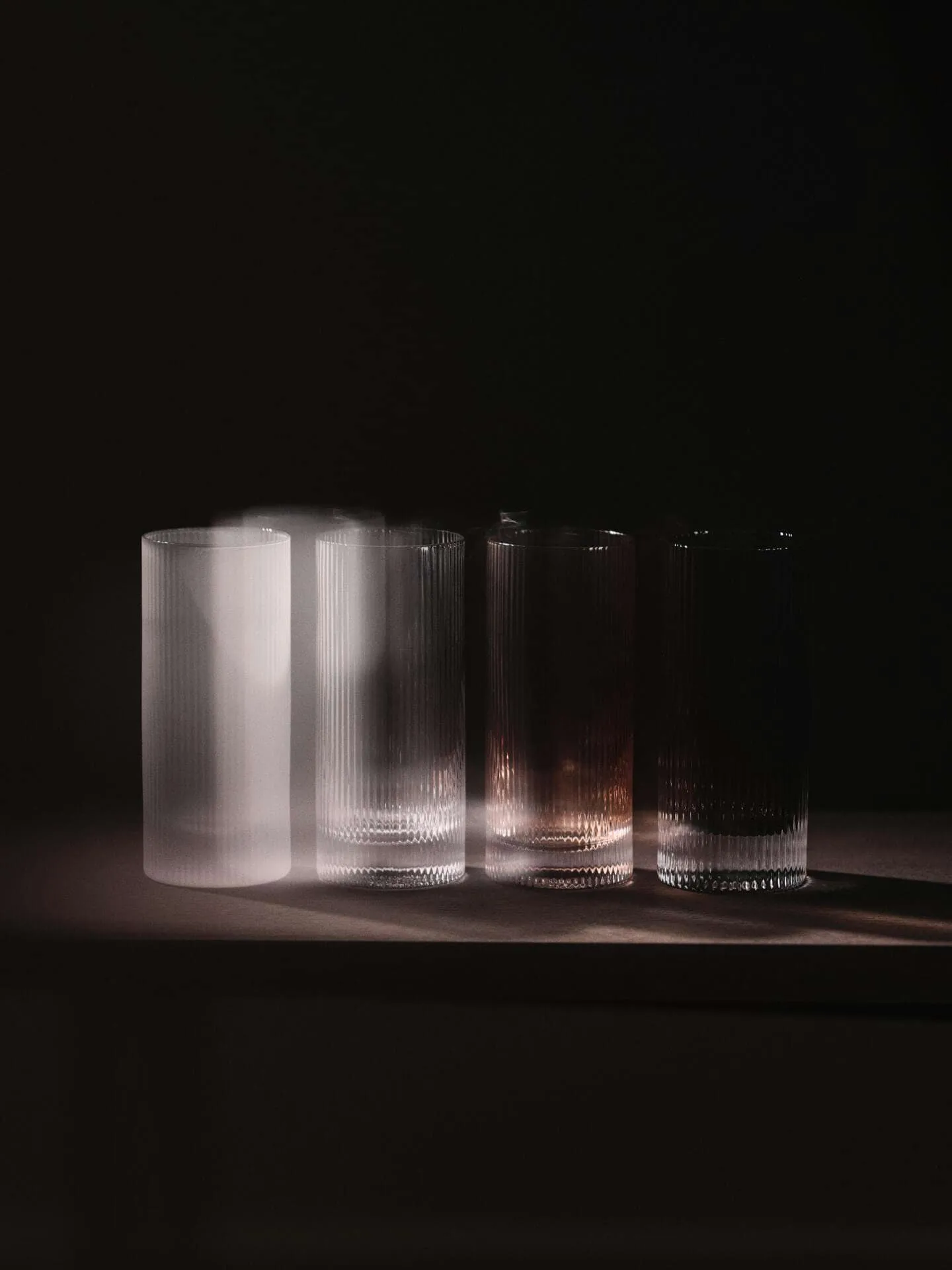 Ripple Highball glass 48 cl 2‑pakning, Smoked grey Ferm Living
