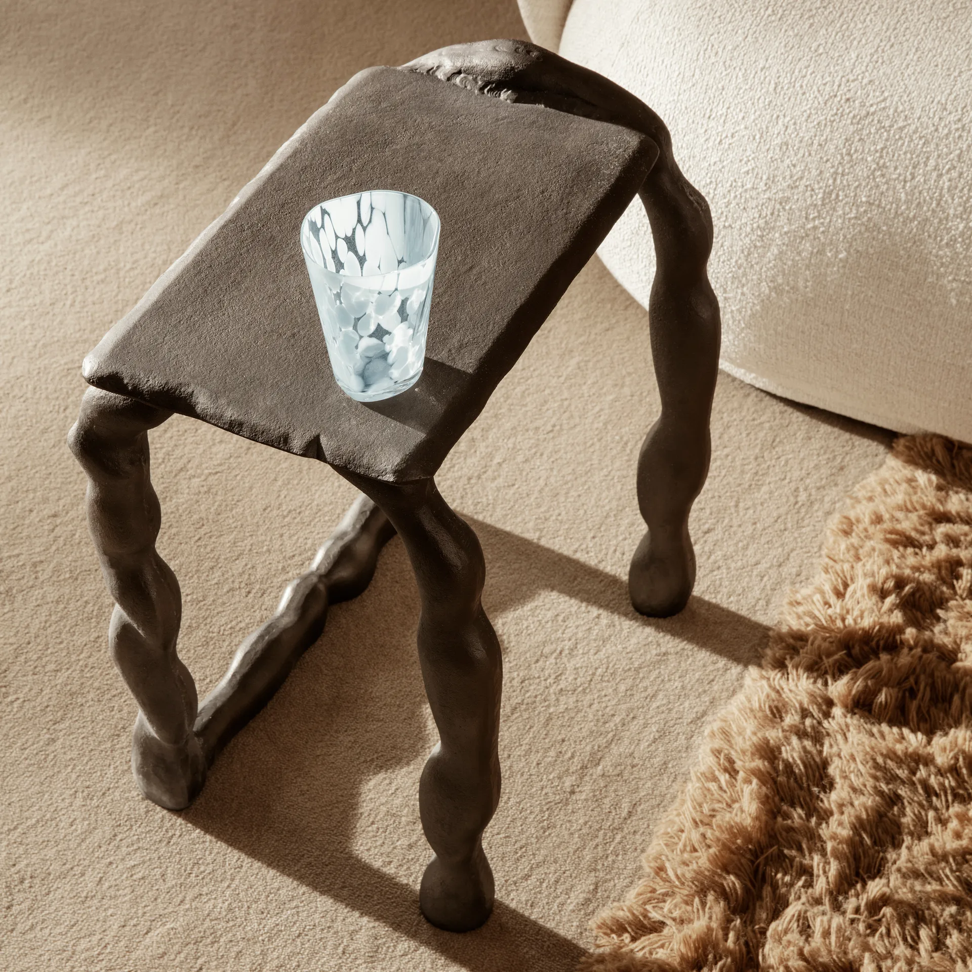 Rotbein skulptur, Svart Ferm Living