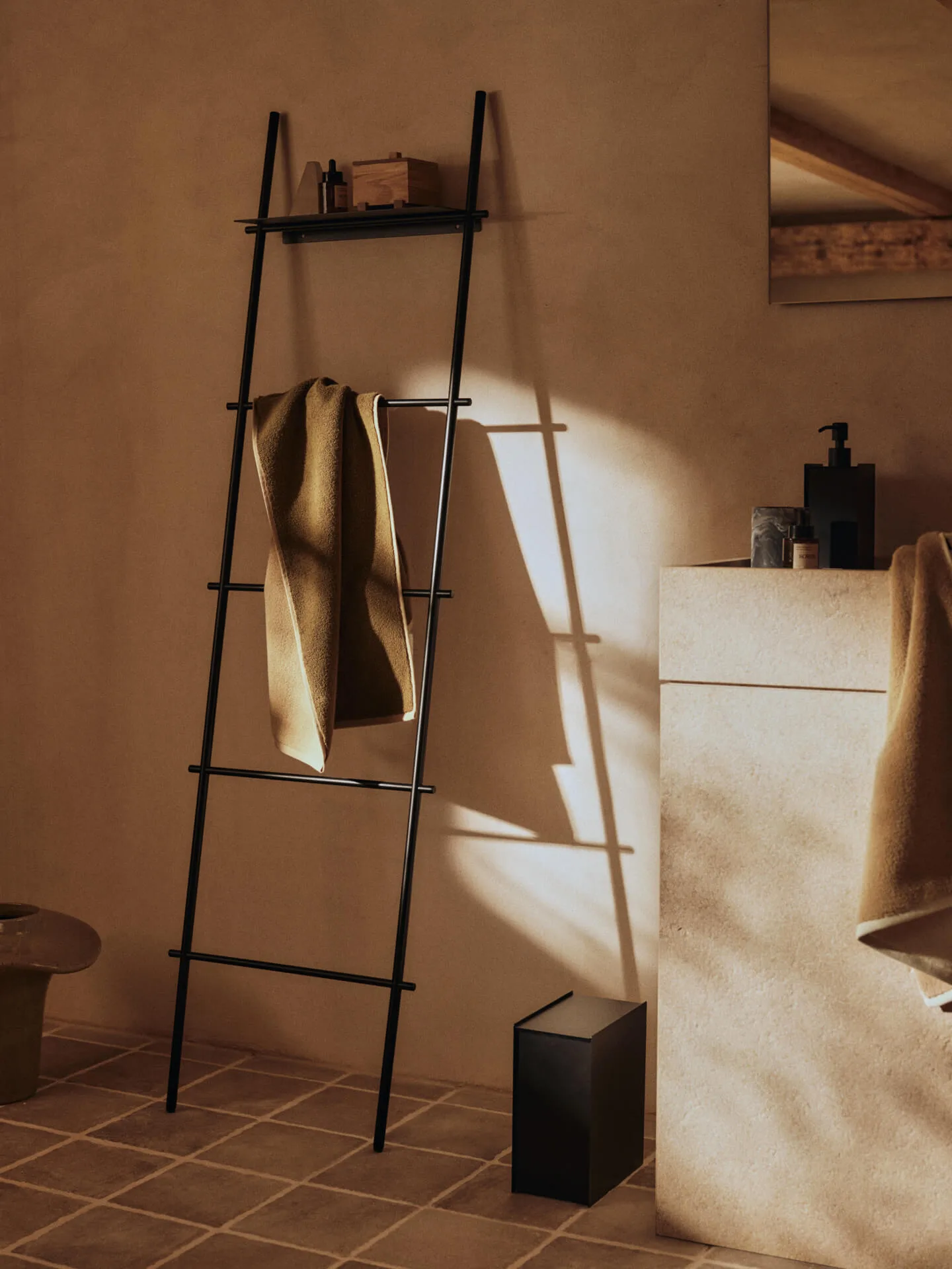 Sama søppelbøtte, Black Ferm Living