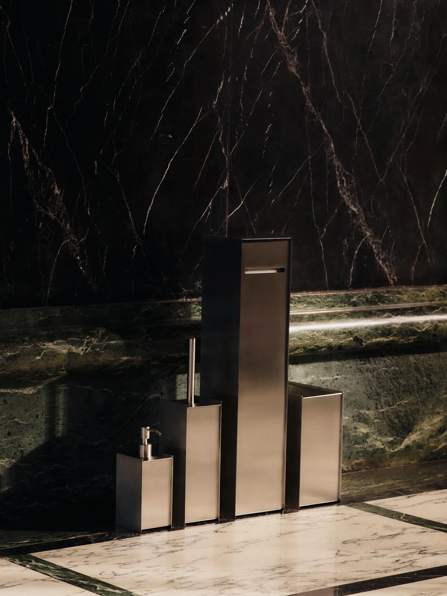 Sama toalettpapirrholder, Brushed stainless steel Ferm Living