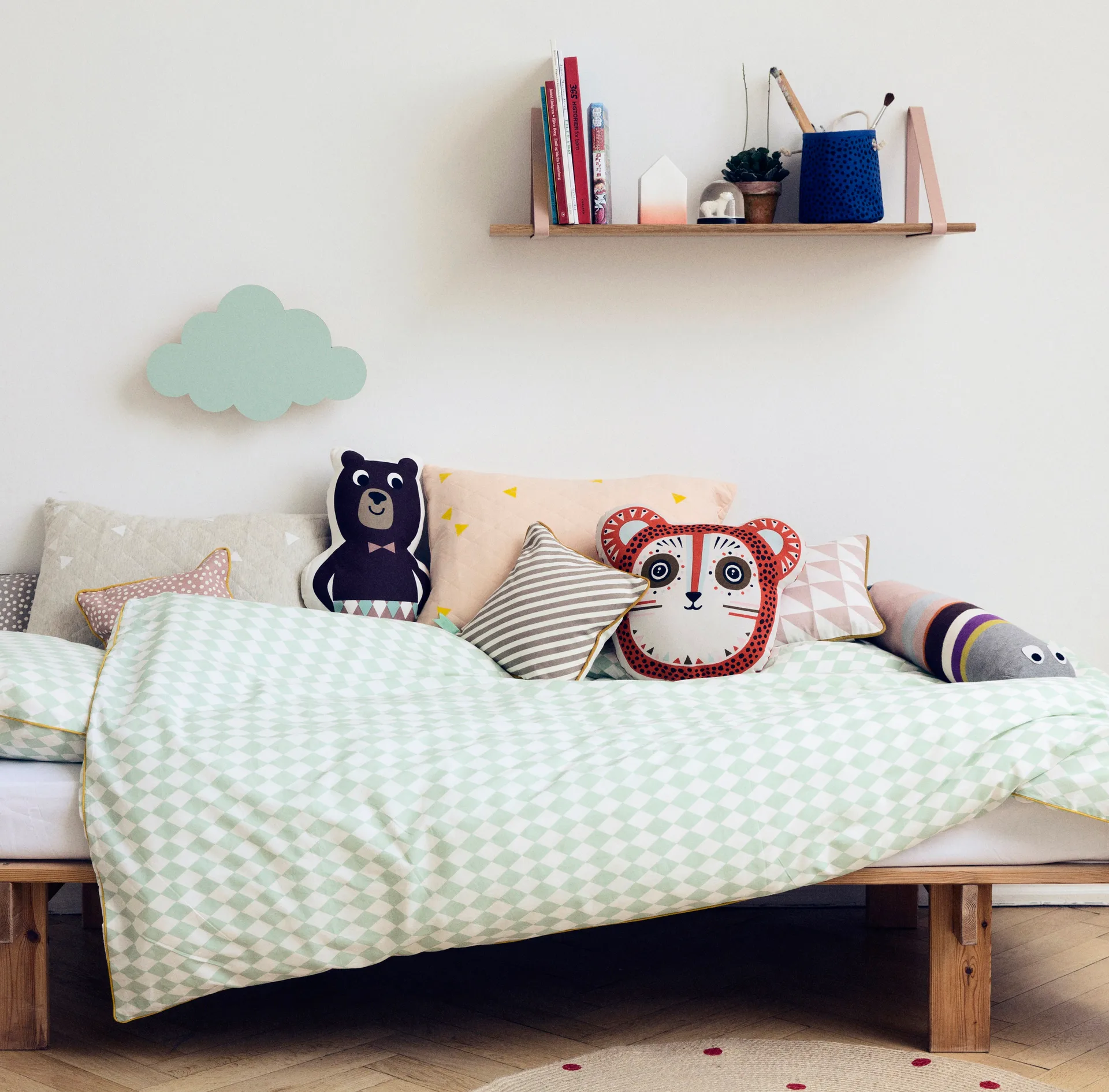 Shelf hyllebord, oljet eik Ferm Living