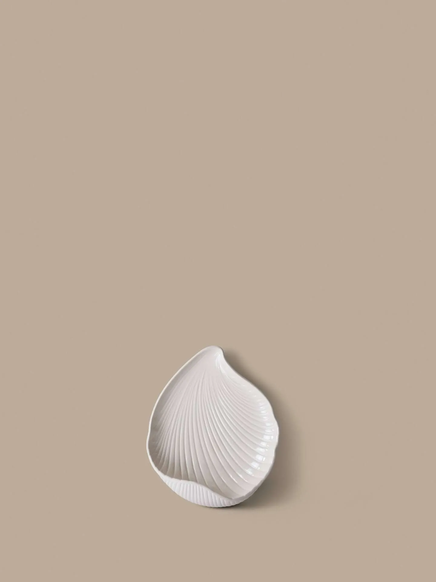 Shell vegglysestake, Off-white, 24x9,5x28,2 cm Ferm Living