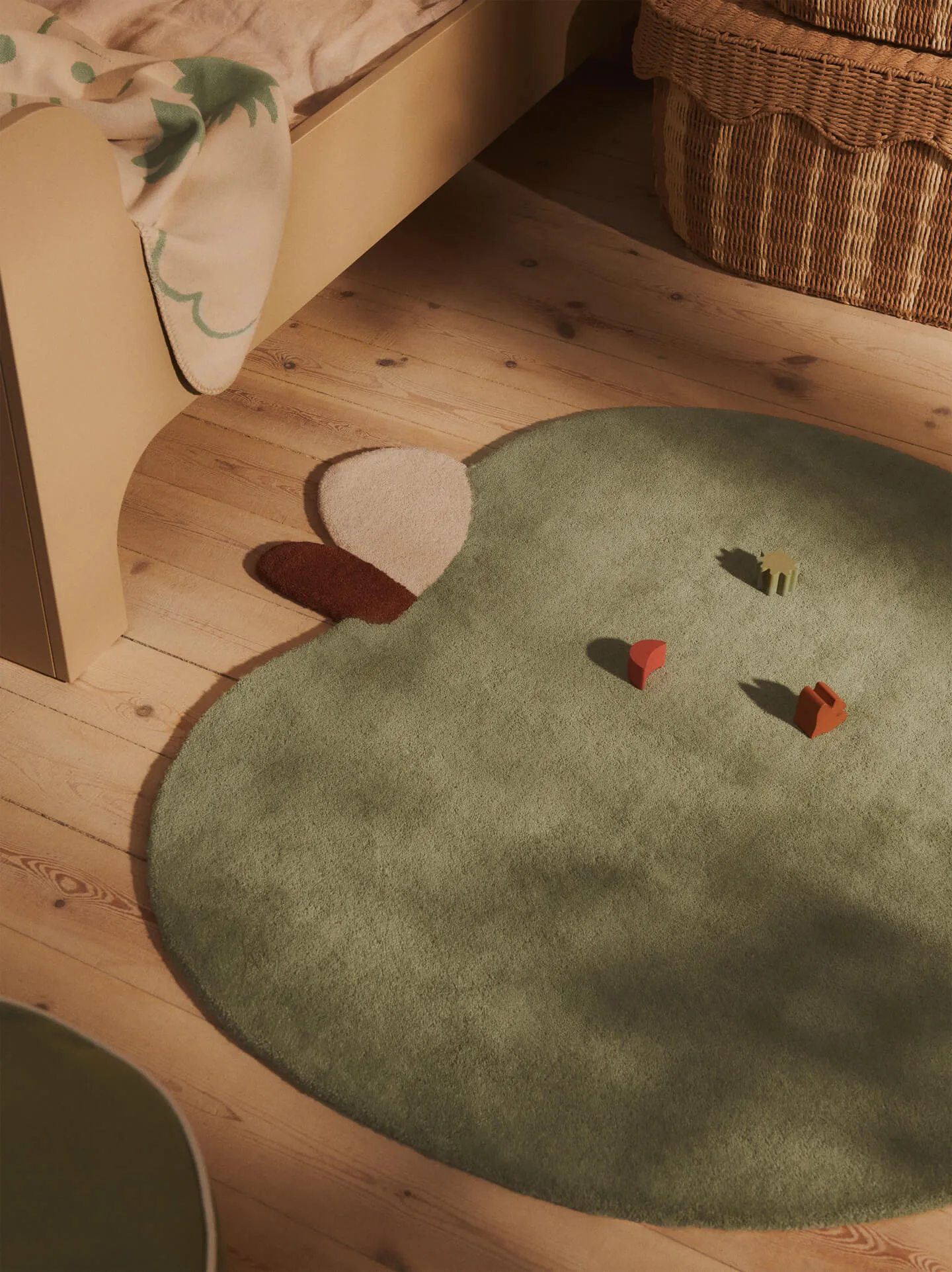 Stille tuftet Apple, Tea Green, 110x110 cm Ferm Living