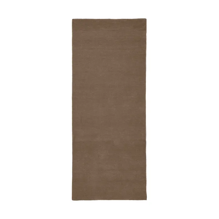 Stille tuftet teppe - Ash brown, 80x200 cm - Ferm Living