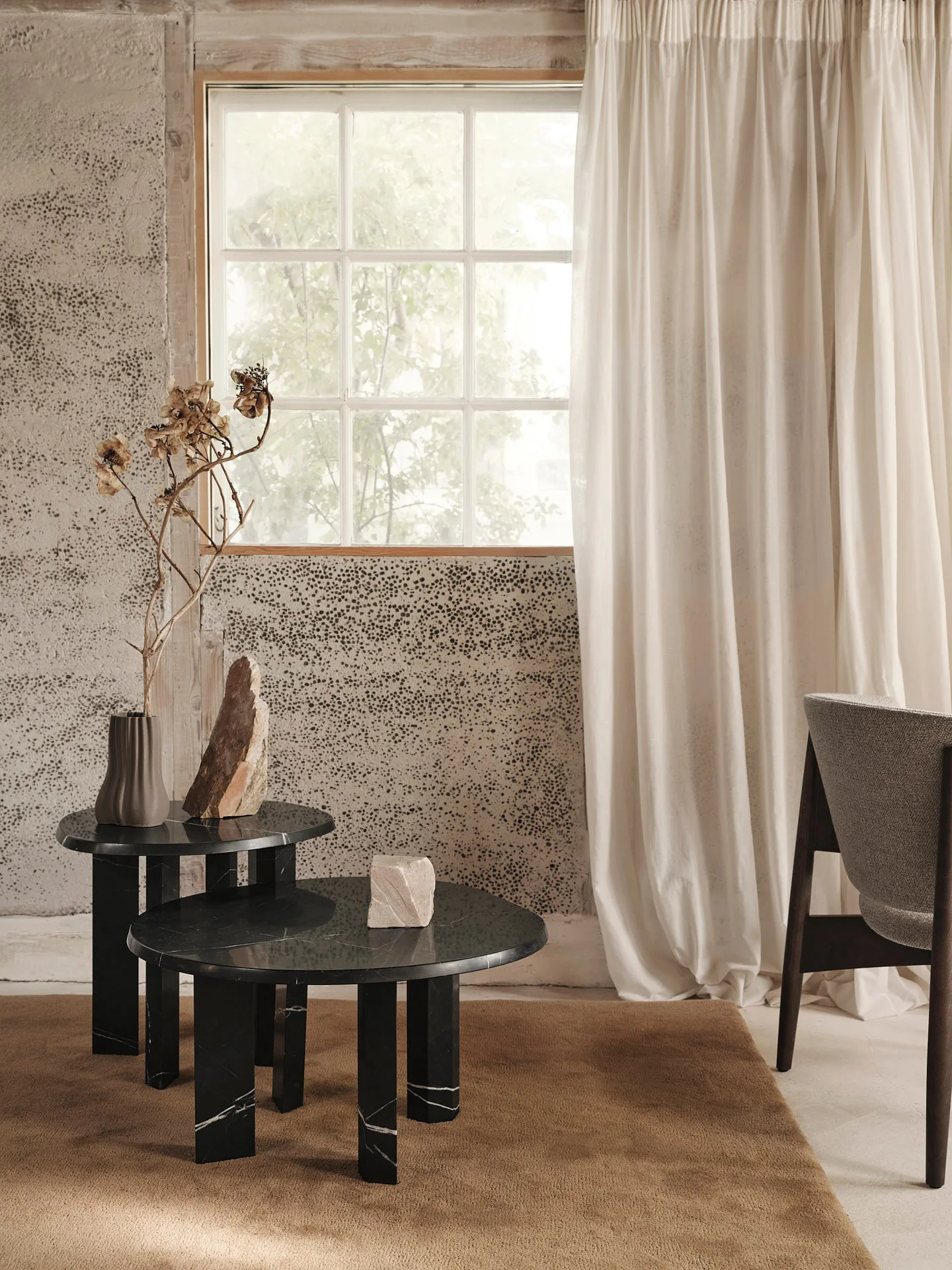 Taula sidebord Ø54,4x45 cm, Black Ferm Living