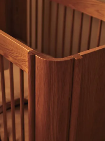 Tilu sprinkelseng - Natural oak, 129x68,5x80 cm - Ferm Living