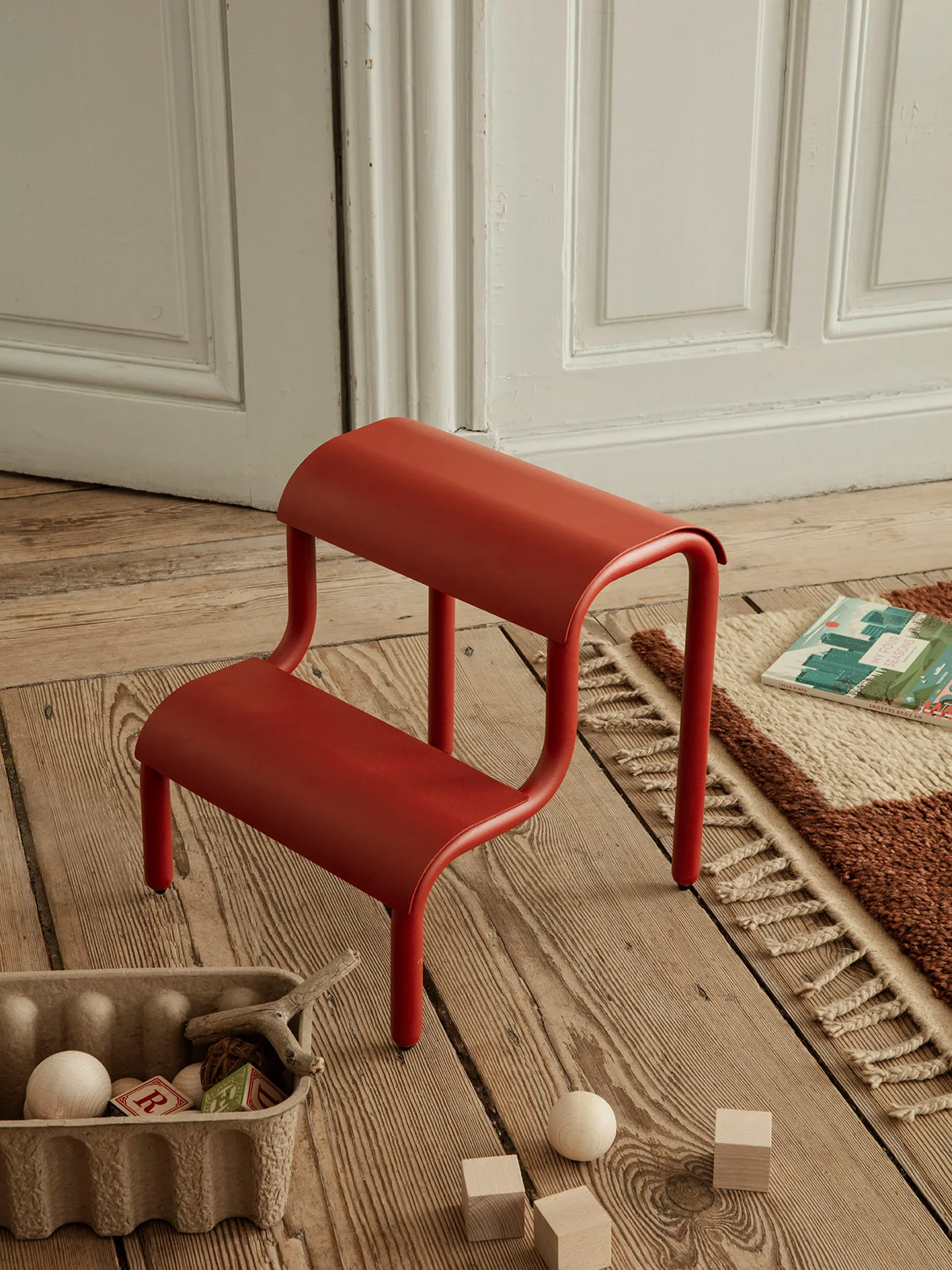 Up trappestige, Poppy Red Ferm Living