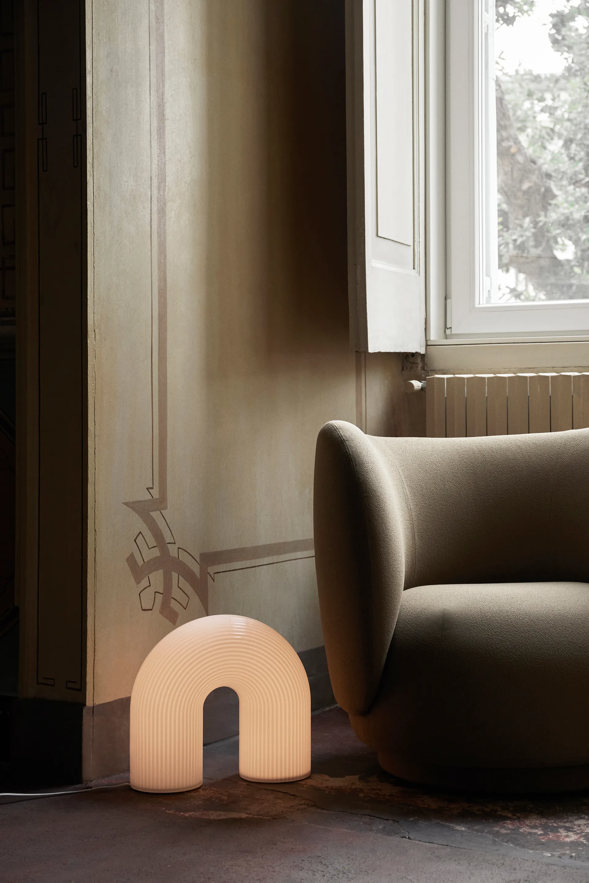 Vuelta gulvlampe 40 x 16 x 36 cm, White  Ferm Living