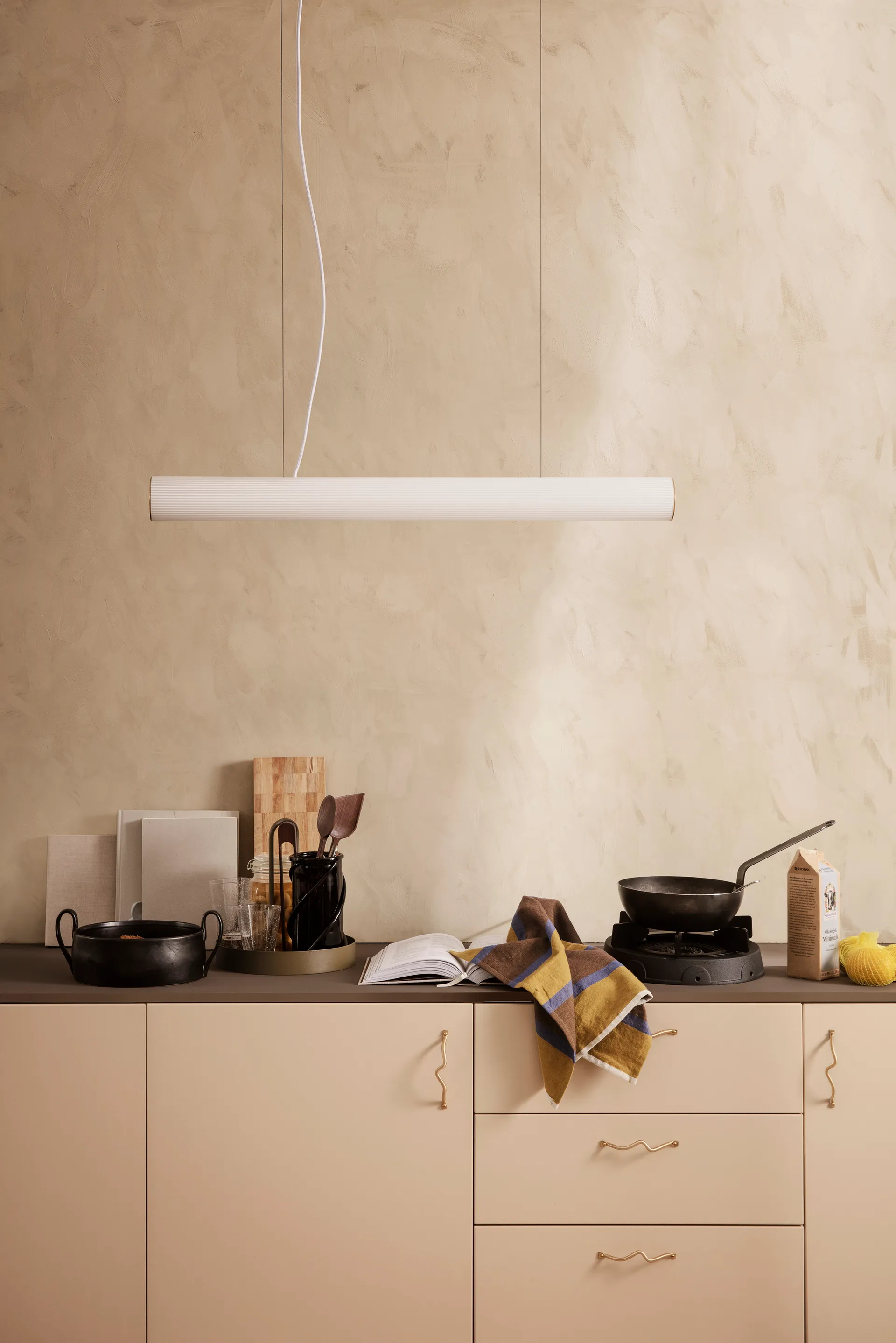 Vuelta pendel II 100, White-brass Ferm Living