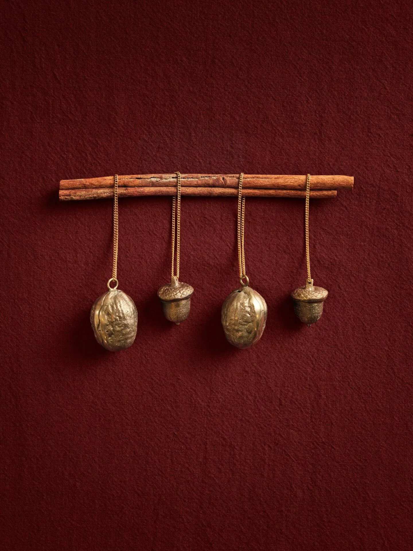 Walnut dekorasjonsanheng 2-pakning, Messing Ferm Living