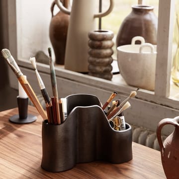 Yama pennholder - Svart aluminium - Ferm Living