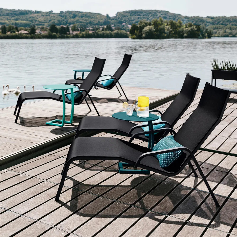 Alize Offset bord, lavt, Black cherry (vinrød) Fermob