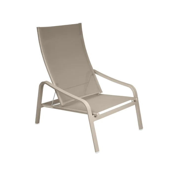 Alize stol med armlener, lav - Nutmeg - Fermob