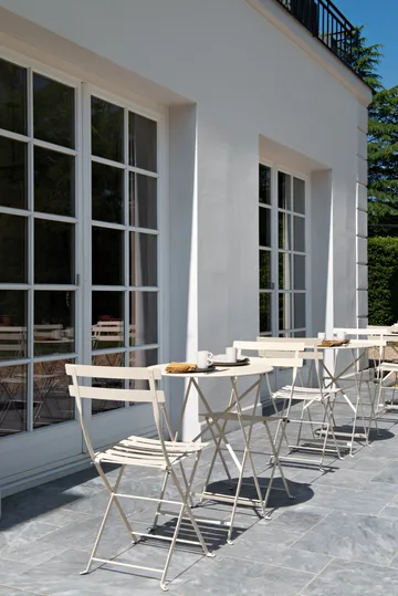 Bistro bord Ø117 cm + 4 stoler, Latte beige - Fermob