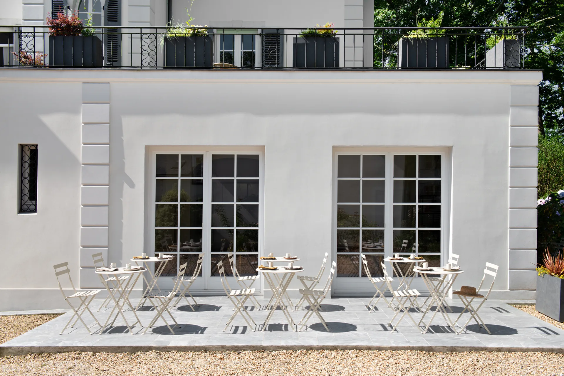 Bistro bord Ø117 cm + 4 stoler, Latte beige,  Fermob