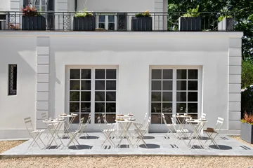 Bistro bord Ø117 cm + 4 stoler, Latte beige - Fermob