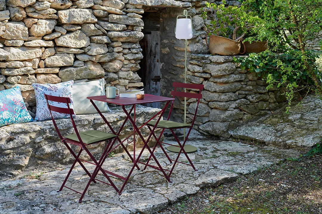 Bistro bord 57x57 cm, Black cherry (vinrød) Fermob