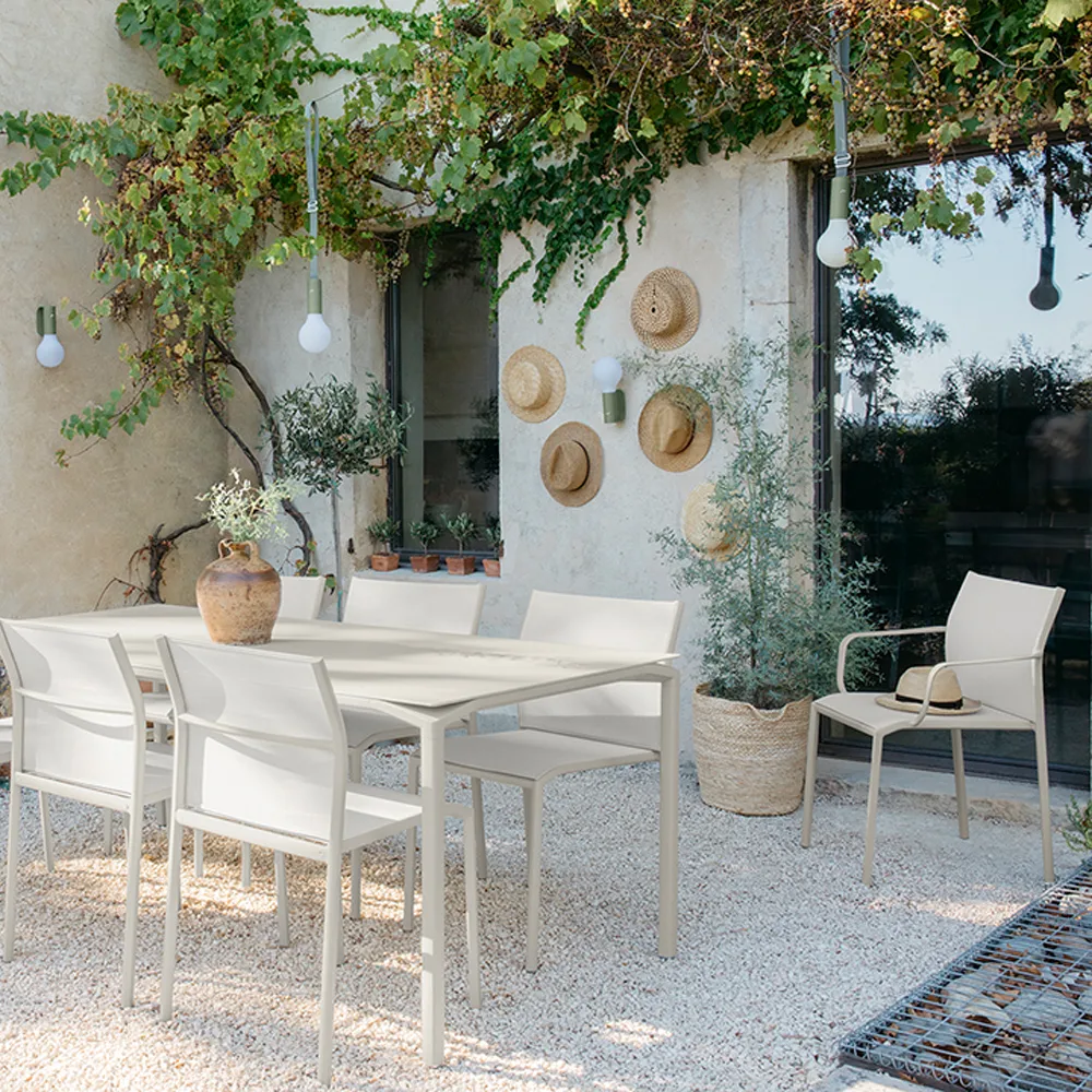 Cadiz stol med armlener, Red ochre Fermob