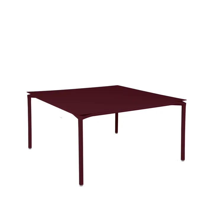 Calvi bord, kvadratisk 140x140 cm - Black cherry (vinrød) - Fermob