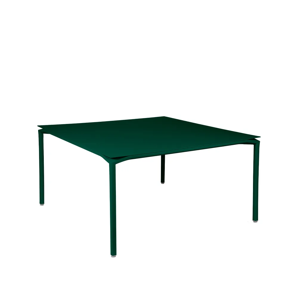 Calvi bord, kvadratisk 140x140 cm, Cedar green (grønn) Fermob