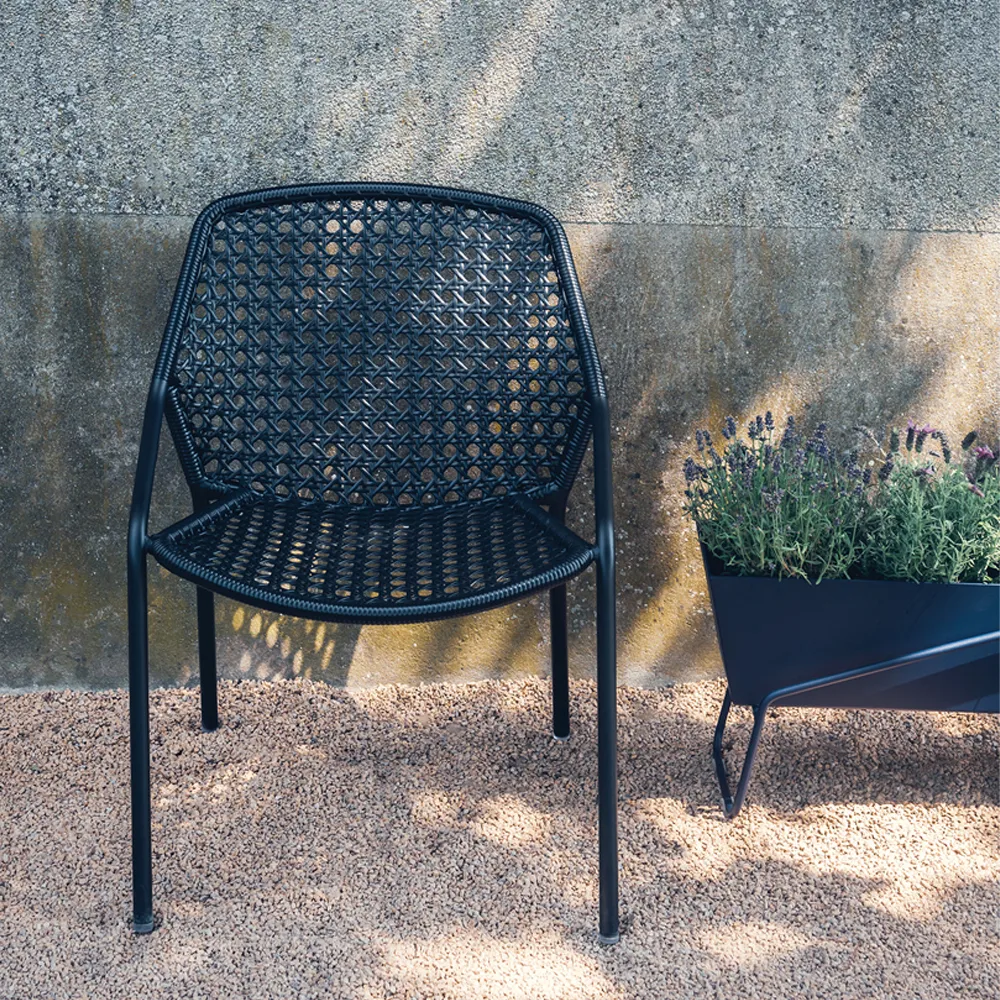Croisette stol med armlener, Liquorice (svart) Fermob