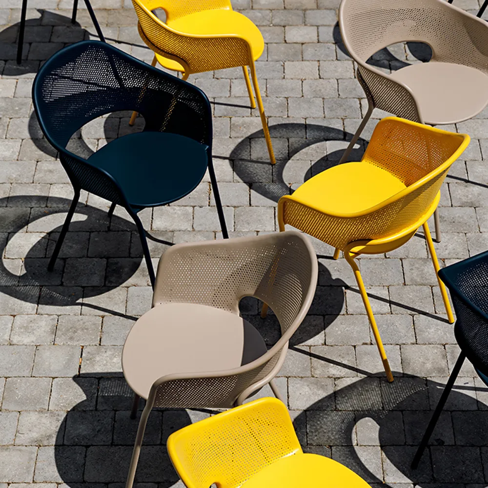 Kate stol med armlener, Red ochre Fermob