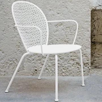 Lorette stol med armlener, lav - Clay grey - Fermob