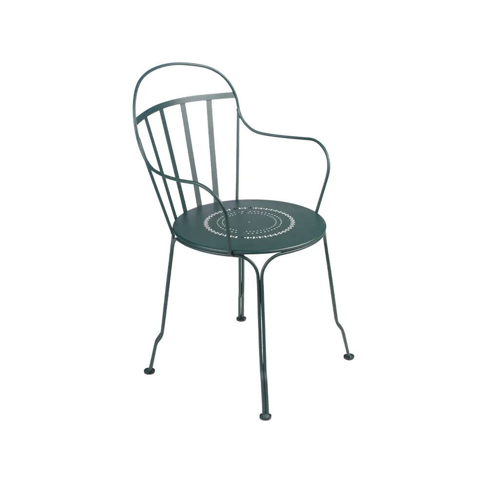 Louvre stol med armlener, Cedar green (grønn) Fermob